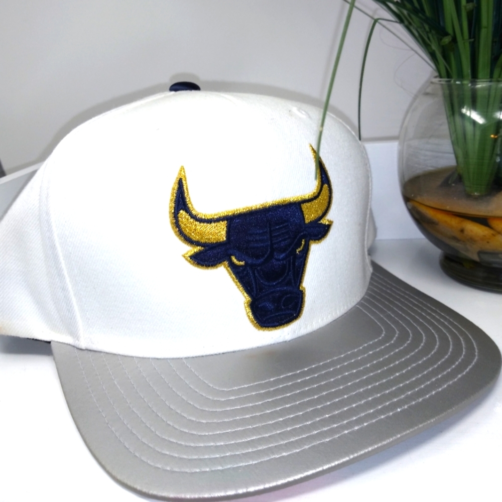 Mitchell & Ness Chicago Bulls Faux Leather Bill Snapback Cap